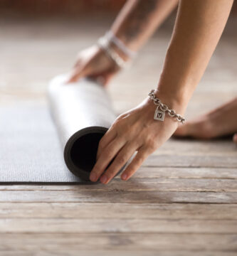 Cómo elegir la esterilla de yoga más adecuada