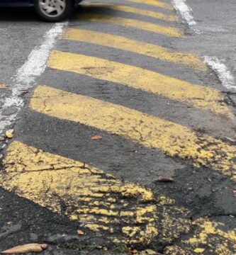 Topes de Velocidad en Zonas Rurales: Beneficios y Retos